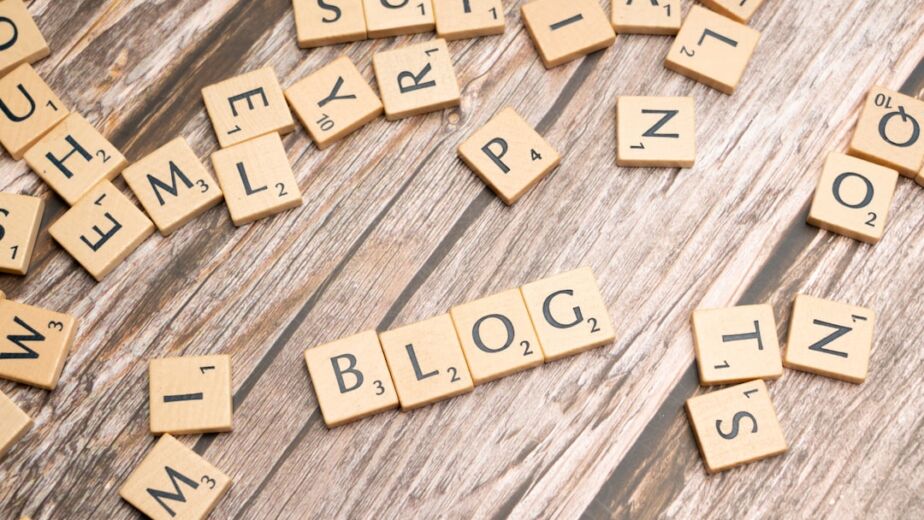 Featured image for: AI writing tool for bloggers