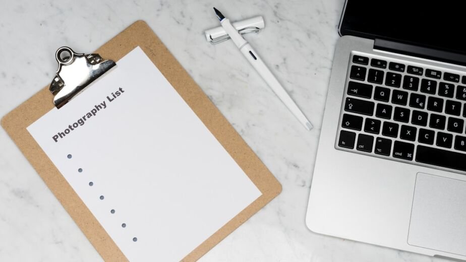 Featured image for: AI writing tool for bloggers